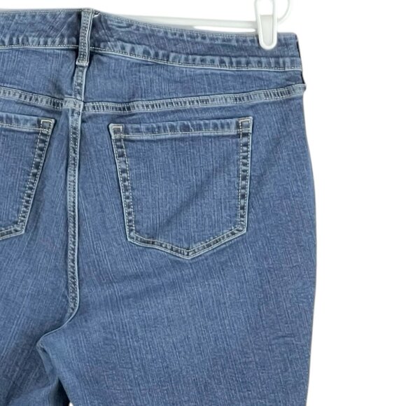 Torrid Women's Blue Denim Ankle Jeans Size 14Regular Distressed Mid Rise Stretch - Picture 14 of 14